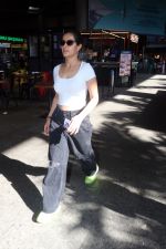 Sonia Balani dressed in a white top black jeans and green shoes on 23rd May 2023 (12)_646e1ac1d1831.jpg