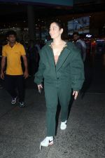 Tamanna Bhatia in green at Airport on 23 May 2023 (24)_646deddb76f64.jpg