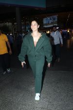 Tamanna Bhatia in green at Airport on 23 May 2023 (6)_646ded0a166ce.jpg