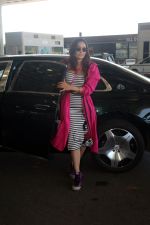Khushali Kumar wearing a stylish pink coat and sunglasses in a pair of purple high top sneakers (10)_646f2d1f6be87.jpg