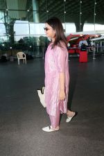 Parineeti Chopra wearing a bright pink dress white shoes sunglasses Burberry Horseferry Print Canvas leather handbag (7)_646f6d36ec90a.jpg