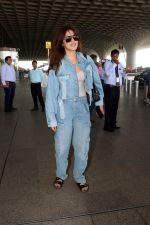 Rhea Chakraborty dressed in Jeans jacket and pant wearing dark glasses and black sandals (6)_6475d96a506bf.jpg