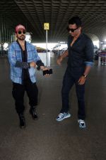 Sonu Sood with Gautam Gulati wearing all jeans, dark glasses and sneakers (10)_6475d800752c4.jpg