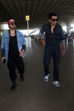 Sonu Sood with Gautam Gulati wearing all jeans, dark glasses and sneakers (18)_6475d8e3a023d.jpg