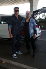 Sonu Sood with Gautam Gulati wearing all jeans, dark glasses and sneakers (7)_6475d8a6b49f2.jpg