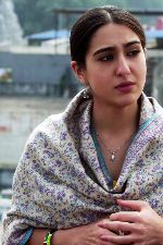 Saanjha Song Stills of Movie Zara Hatke Zara Bachke (32)_6479cee24bb42.jpg