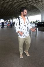 Rithvik Dhanjani wearing sunglasses white shirt khaki pant  (6)_647ac88a9b1ba.jpg