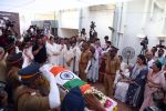 Guests gave final respects Sulochana Latkar at her house (13)_647de9fed4afc.jpg