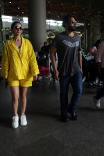 Rakul Preet Singh dressed in yellow Kiara Jacket and Jackky Bhagnani in a slate Diesel Tshirt (8)_647dcc5ebb30c.jpg