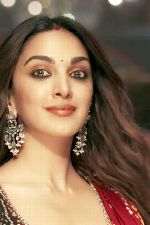 Kartik Aaryan and Kiara Advani SatyaPrem Ki Katha Movie Stills (19)_647f4ff539ef1.jpg