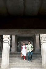 Kartik Aaryan and Kiara Advani SatyaPrem Ki Katha Movie Stills (53)_647f50077ea7e.jpg