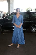 Kriti Sanon dressed in all blue gown and sandles (8)_647f364008c0a.jpg