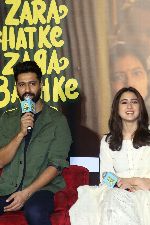 Sara Ali Khan and Vicky Kaushal at Zara Hatke Zara Bachke movie Press Conference (2)_648094937dd20.jpg