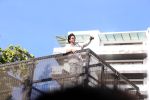 Shah Rukh Khan pose in celebration of the world TV premiere of his film Pathan (25)_64847cf293eeb.jpg