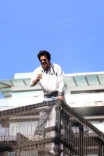 Shah Rukh Khan pose in celebration of the world TV premiere of his film Pathan (67)_64847d3330542.jpg