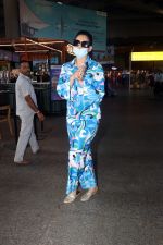 Urvashi Rautela dressed in blue night suit mask and sunglasses (7)_6484027bba394.jpg