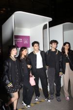 Khushi Kapoor, Suhana Khan with The Archies cast team on 13 Jun 2023 at the airport departure (16)_6487dfc92ac03.jpg