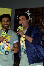 Pulkit Samrat and Varun Sharma at 10 year celebration of Fukrey at Fun Republic Mall on 13 Jun 2023 (1)_64888a32b6cd6.jpg