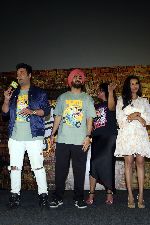 Richa Chadha, Ali Fazal, Pulkit Samrat, Varun Sharma, Priya Anand, Manjot Singh, Vishakha Singh at 10 year celebration of Fukrey at Fun Republic Mall on 13 Jun 2023 (11)_64888a746b7c0.jpg