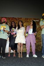 Richa Chadha, Ali Fazal, Varun Sharma, Priya Anand, Manjot Singh, Vishakha Singh at 10 year celebration of Fukrey at Fun Republic Mall on 13 Jun 2023 (1)_64888a3b15e33.jpg