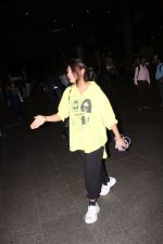 Anjali Arora dressed in yellow top and black pant at airport on 15 Jun 2023 (1)_648b48a363edf.jpg