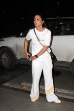 Hina Khan with her beau Rocky Jaiswal at the airport on 15 Jun 2023 (11)_648a898cd9770.jpg