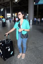 Shirley Setia dressed in blue jeans, camisole and teal shirt at the airport on 15 Jun 2023 (3)_648ae50819fb7.jpg