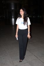 Esha Gupta dressed in white t-shirt and black pant seen at the airport on 17 Jun 2023 (3)_648d8ae064778.JPG