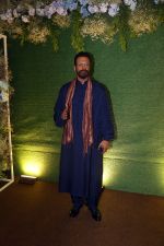 Jaaved Jaffrey pose for camera after the sangeet function on 16 Jun 2023 (1)_648d72ed77b65.jpeg