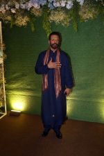 Jaaved Jaffrey pose for camera after the sangeet function on 16 Jun 2023 (2)_648d72f1df1ee.jpeg