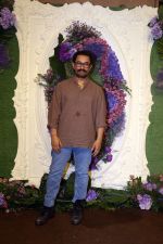 Aamir Khan Pose for media at the reception of Karan Deol and Drisha Acharya on 18 Jun 2023 (4)_649067e46f0a0.jpeg