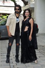 Gurmeet Choudhary and Karishma Sharma pose to promote their latest song Pehli Baarish Mein on 21 Jun 2023 (3)_649305ce79ccc.JPG