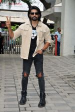 Gurmeet Choudhary pose to promote their latest song Pehli Baarish Mein on 21 Jun 2023 (4)_649305d49c8dc.JPG