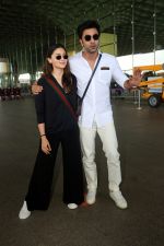 Alia Bhatt in Black and Ranbir Kapoor in white seen at the airport on 22 Jun 2023 (20)_6494217ecc338.JPG