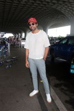 Abhishek Banerjee wearing Armani Exchange red cap seen at the airport on 1 July 2023 (7)_64a00d2d15038.JPG