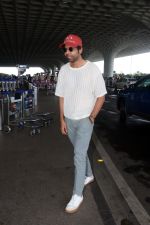 Abhishek Banerjee wearing Armani Exchange red cap seen at the airport on 1 July 2023 (8)_64a00d2facf65.JPG