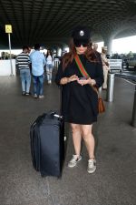 Mahima Chaudhry seen at the airport wearing Black on 1 July 2023 (6)_64a005049b3d4.JPG