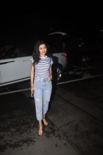 Avneet Kaur dressed in shredded jeans seen at the airport on 1 July 2023 (12)_64a0fa2a11ad7.JPG