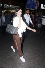Janhvi Kapoor seen at the airport on 4 July 2023 (6)_64a3912b58f2e.JPG