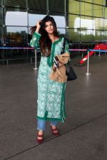 Richa Ravi Sinha seen at the airport on 4 July 2023 (10)_64a421a75c552.jpg