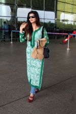 Richa Ravi Sinha seen at the airport on 4 July 2023 (15)_64a421abd6d2d.jpg