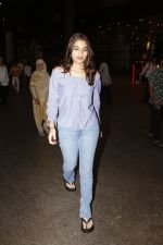 Saiee Manjrekar seen at the airport on wee hours of 5 July 2023 (10)_64a4ed0f1a1bb.JPG