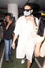 Siddhant Chaturvedi seen at the airport on 4 July 2023 (1)_64a4e9f169ab5.JPG