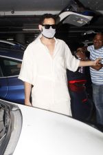 Siddhant Chaturvedi seen at the airport on 4 July 2023 (11)_64a4ea0674bd1.JPG