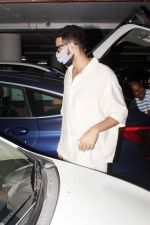Siddhant Chaturvedi seen at the airport on 4 July 2023 (16)_64a4ea1198025.JPG