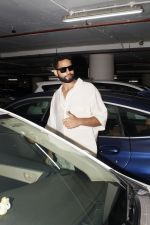 Siddhant Chaturvedi seen at the airport on 4 July 2023 (19)_64a4ea189ad11.JPG