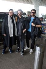 Neil Nitin Mukesh, Nitin Mukesh, Naman Nitin Mukesh seen at the airport on 7 July 2023 (6)_64a8086c37274.jpg