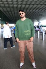 Arjun Kanungo seen at the airport on 8 July 2023 (17)_64a9538232ecd.JPG