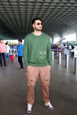 Arjun Kanungo seen at the airport on 8 July 2023 (26)_64a953986f13a.JPG