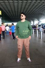 Arjun Kanungo seen at the airport on 8 July 2023 (27)_64a9539ab5c51.JPG